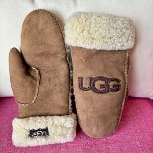 Ugg Australia Sheepskin Mittens Lined with Wool Shearling
